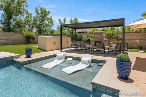 Photo of 2340 Douglaston Glen Gln, Escondido, CA 92026 (MLS # 260019809SD)