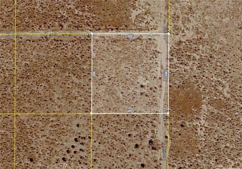 Photo of 8500 E Avenue L12, Palmdale, CA 93552 (MLS # SR26035383)