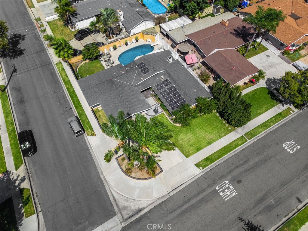 2113 W Niobe AVE, Anaheim CA 92804