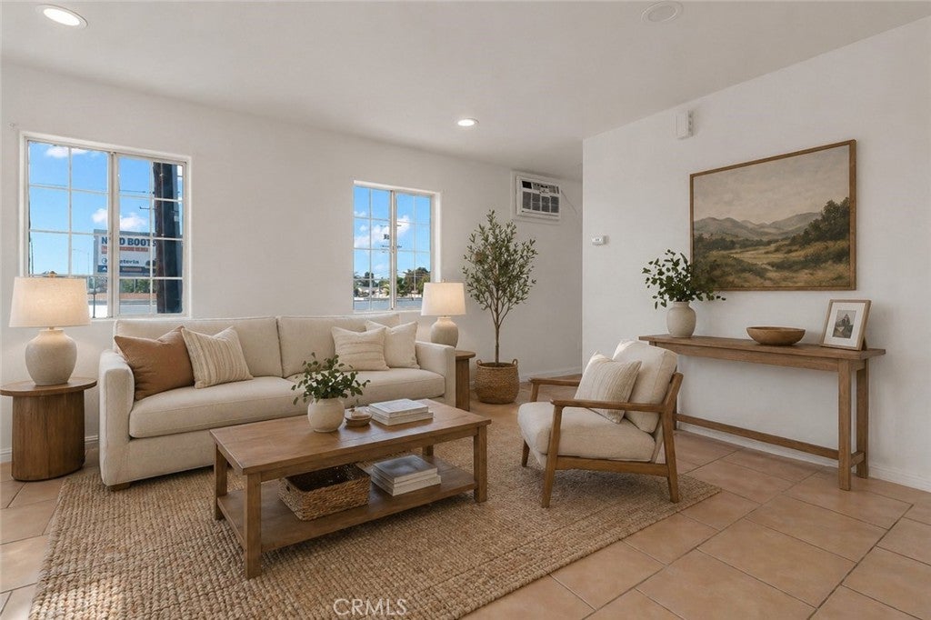 1301 E Pacific Coast
