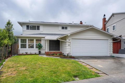 Photo of 3 Yellowstone Way, Pacifica, CA 94044 (MLS # ML82042592)