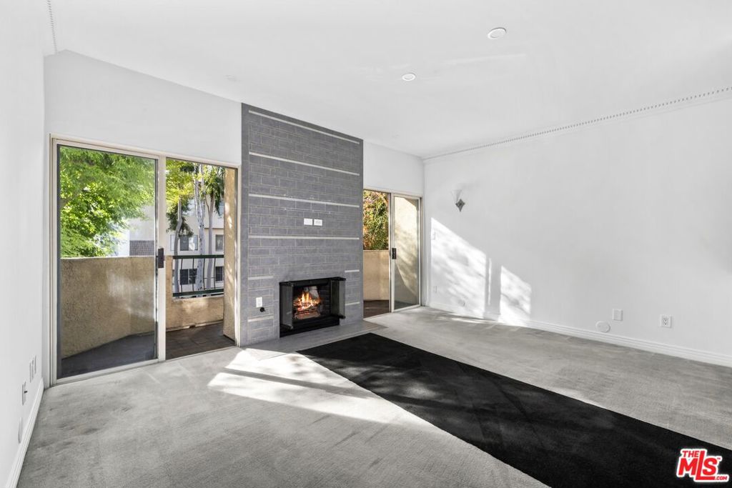 14347 Albers Street 201