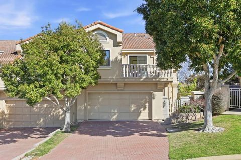 Photo of 10 Mayflower Lane, San Carlos, CA 94070 (MLS # ML82037334)