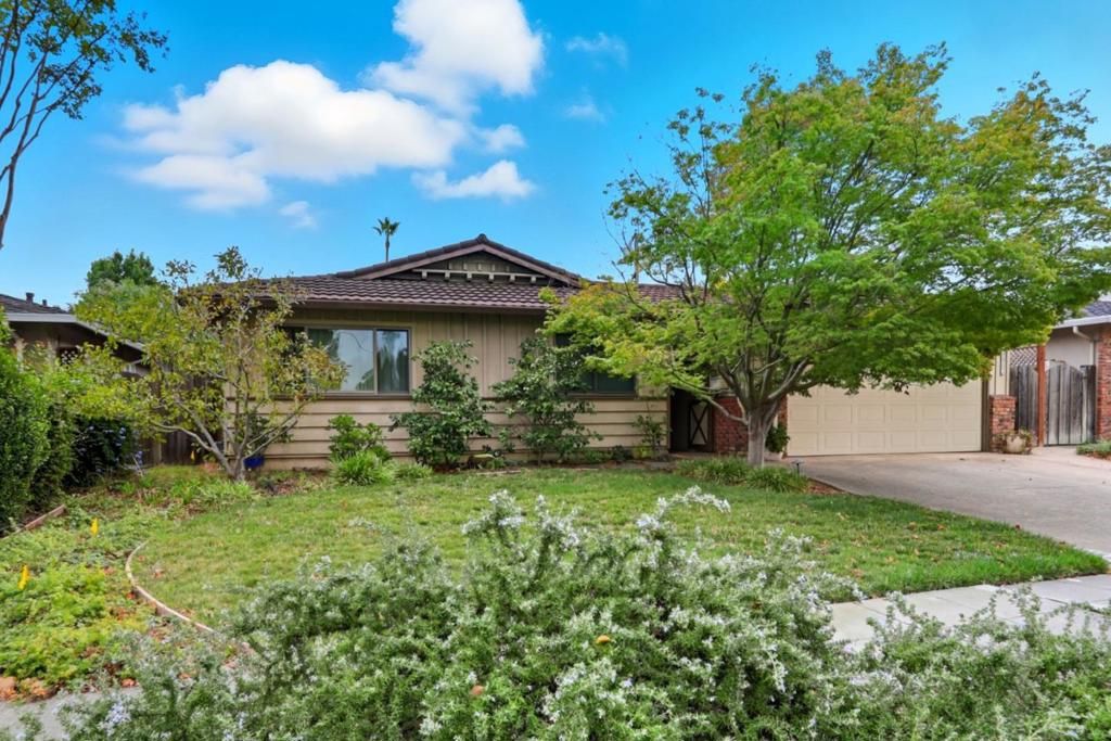 Photo of 1712 Harte Drive, San Jose, CA 95124 (MLS # ML82026504)