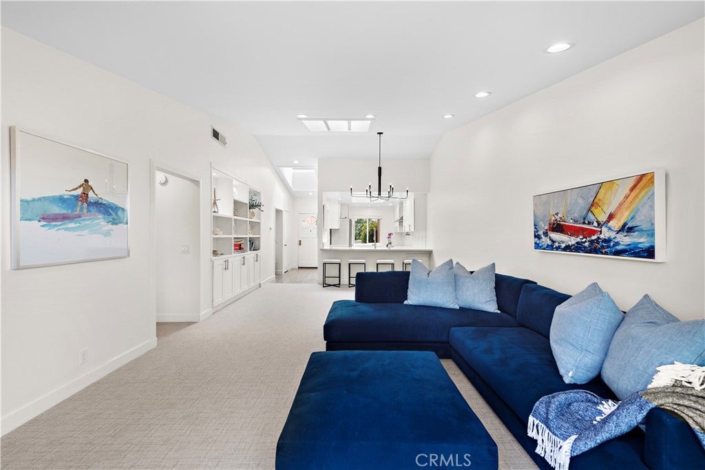 408 Villa Point