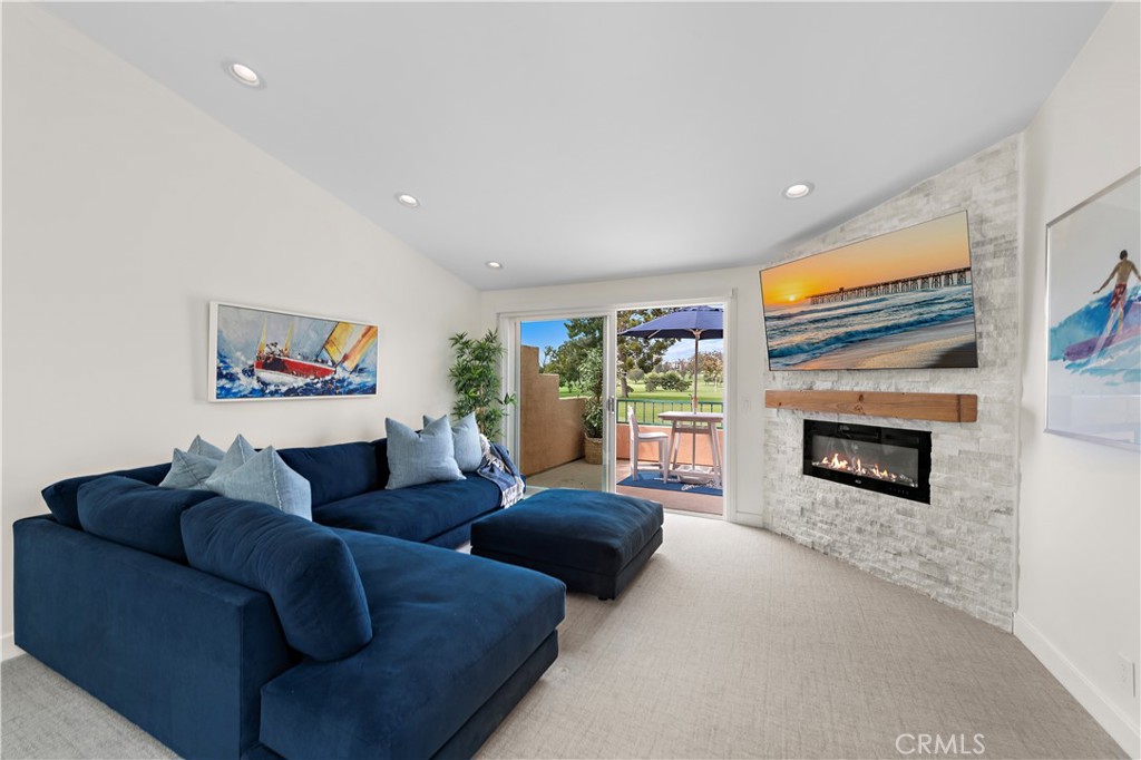 408 Villa Point