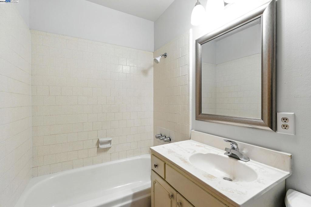 BRENTWOOD - Residential