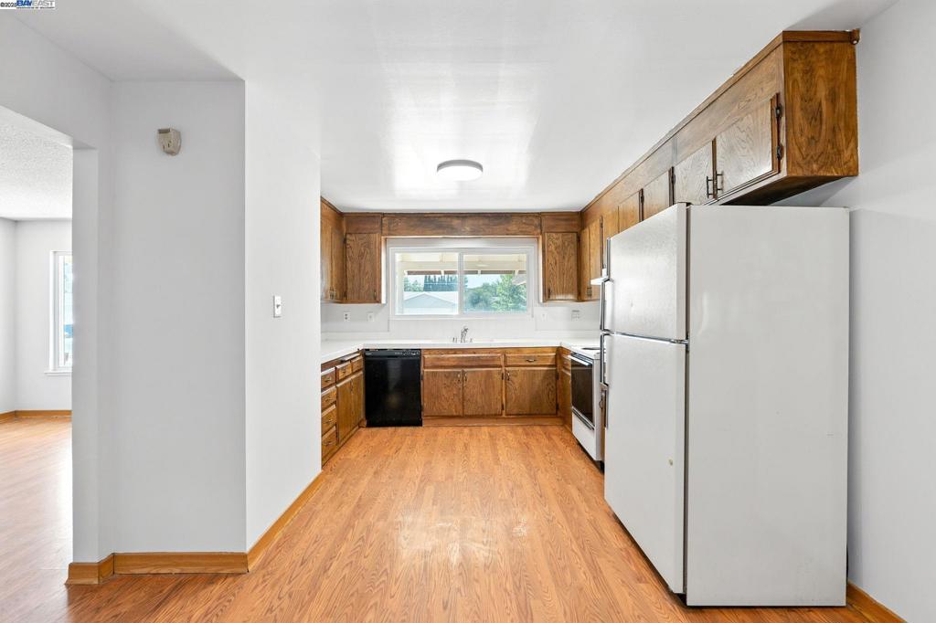 BRENTWOOD - Residential
