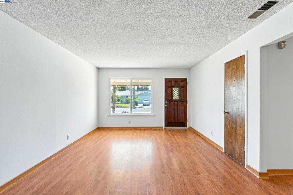 BRENTWOOD - Residential