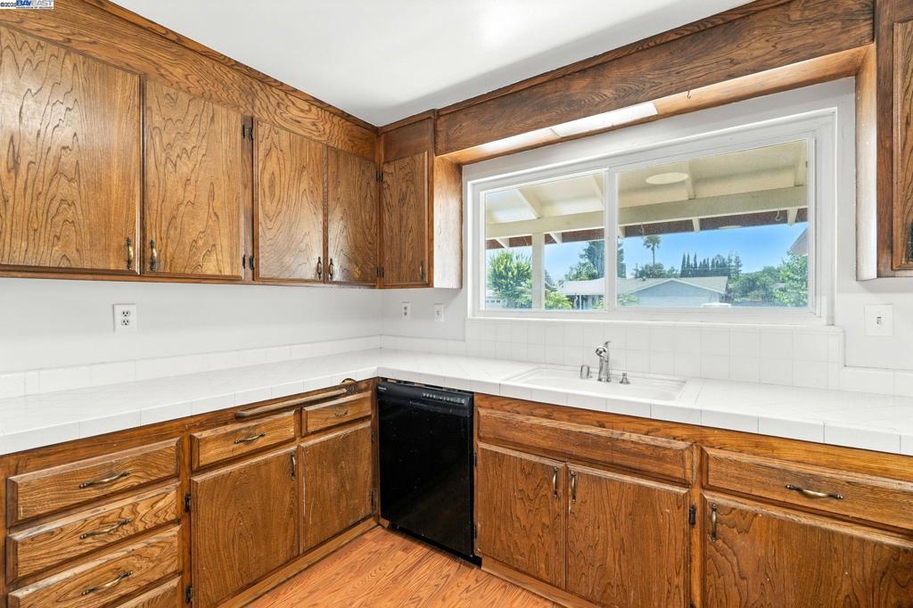 BRENTWOOD - Residential