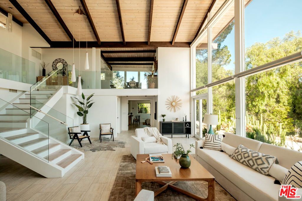 Photo of 26094 Mulholland Highway, Calabasas, CA 91302 (MLS # 25557215)