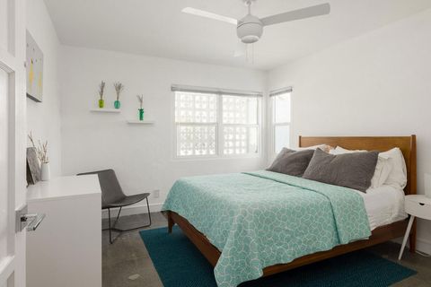 Tiny photo for 748 N Calle Rolph, Palm Springs, CA 92262 (MLS # 219144288PS)