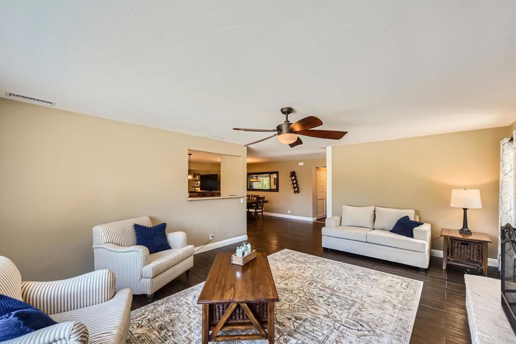 3006 N Victoria Drive