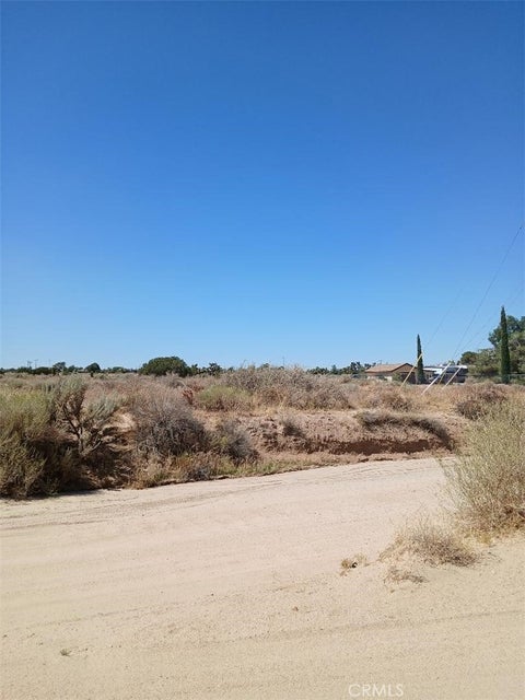 Photo of 10082 Eaby Road, Phelan, CA 92371 (MLS # HD26206644)
