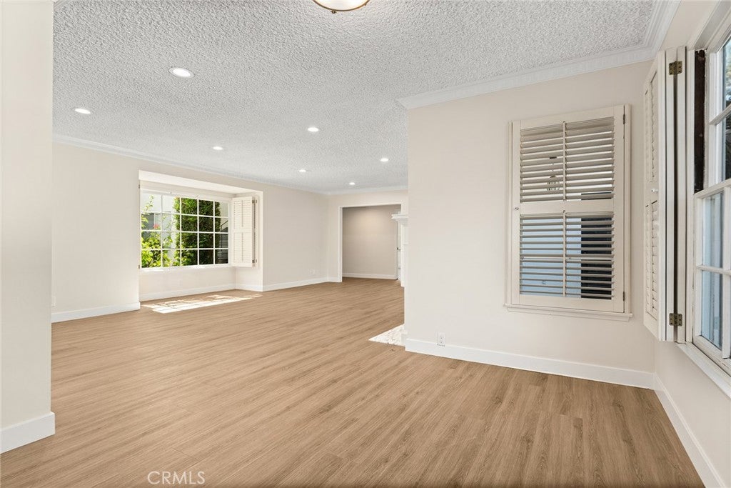 681 S Orange Grove 3