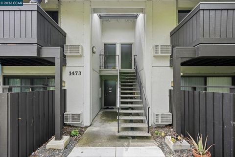 Photo of 1473 Marchbanks Dr Dr #4, Walnut Creek, CA 94598 (MLS # 41131566)