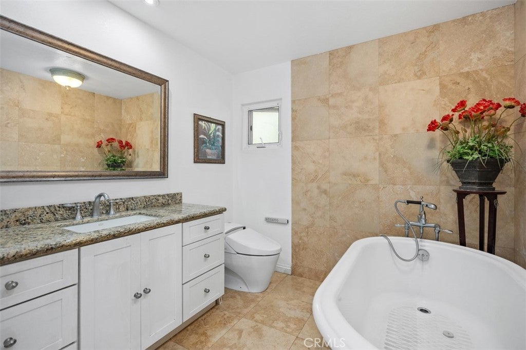 2 N Vista De La Luna, Laguna Beach CA 92651 - Photo 24