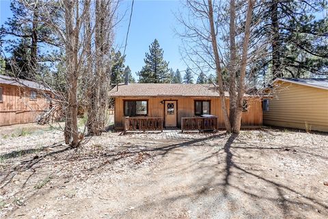 Photo of 1014 Peter Avenue, Big Bear City, CA 92314 (MLS # IG26088533)
