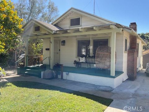 Photo of 262 Thorne, Los Angeles, CA 90042 (MLS # CV26048617)