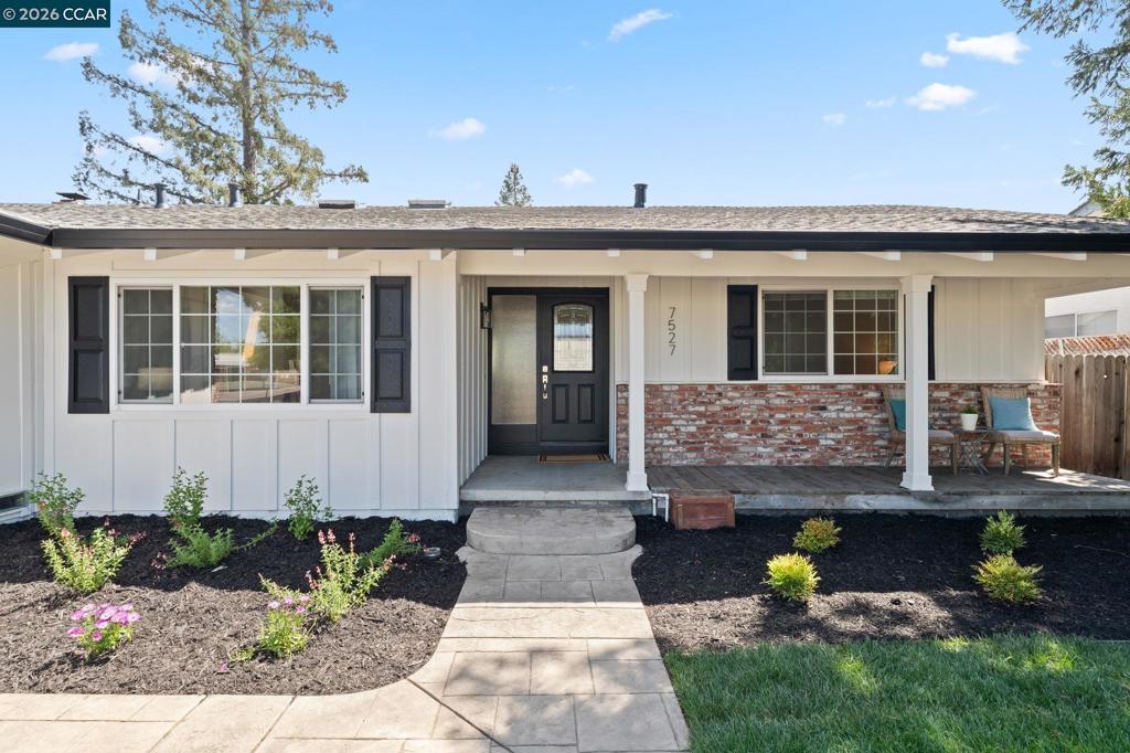 7527 Blue Fox Way