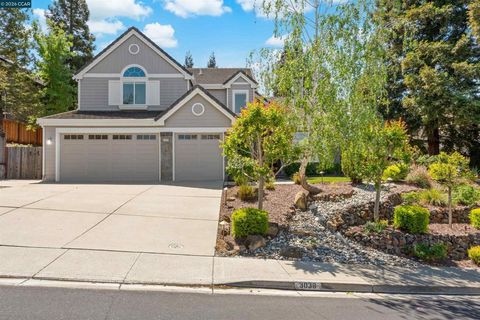 Photo of 3038 Miwok Way Way, Clayton, CA 94517 (MLS # 41131622)
