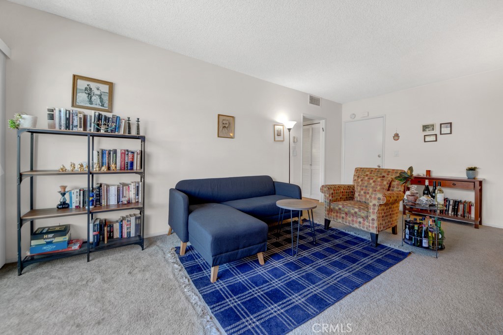 5349 newcastle avenue 42
