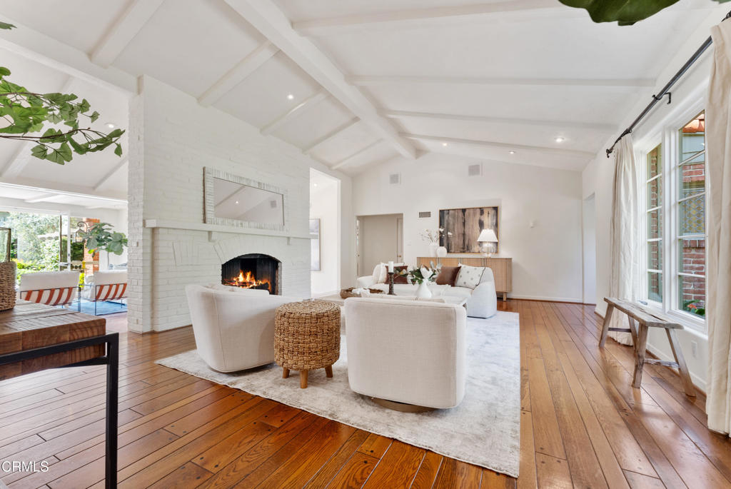 Properties 4 1400 Pasqualito Drive