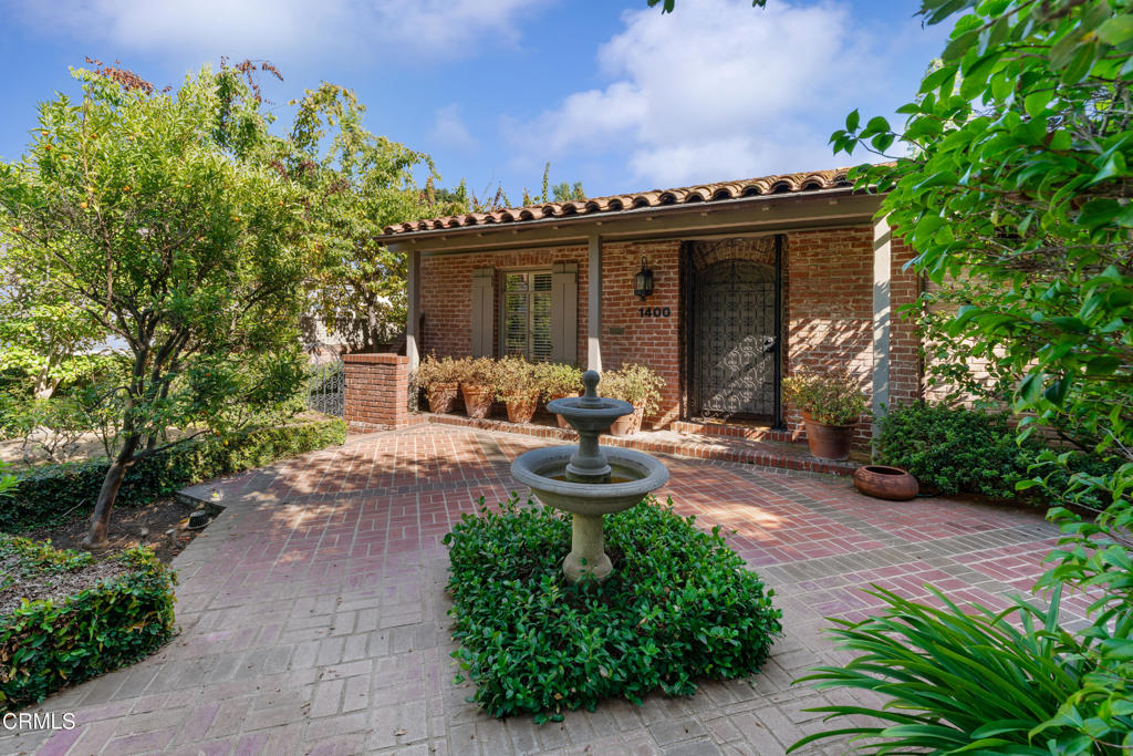 Properties 1 1400 Pasqualito Drive