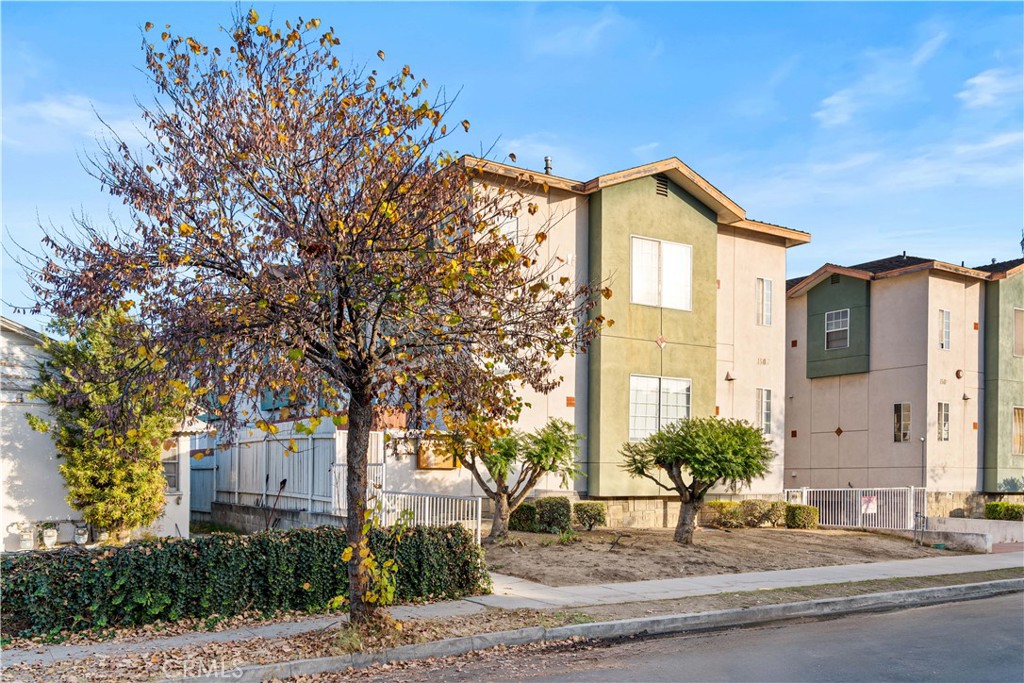 San Gabriel Gated Community Townhome for Sale
Nestled in the heart of San Gabriel, this exquisite gated community townhome strikes an ideal balance between serene living and everyday convenience. Boasting 3 bedrooms and 3 bathrooms, it is a thoughtfully designed residence that delivers both comfort and style for modern lifestyles.
Year-round coziness is guaranteed with central air and heating, while two skylights flood the interior with natural light—creating a bright, welcoming ambiance throughout. Inside, you’ll find a spacious formal dining room, plus a flexible den right next to the kitchen; this den works beautifully as a home office or study space to adapt to your needs, and it is currently used as a bedroom.
The kitchen features functional tile countertops, where practicality meets timeless charm. Upstairs, the master suite includes a walk-in closet and a newly updated bathroom. A standout perk? All upper-floor bedrooms have rare, soaring high ceilings—an eye-catching detail that amplifies the sense of space and luxury.
Step outside to a newly renovated patio: it’s perfect for hosting get-togethers or savoring quiet BBQ nights. Convenience continues with an attached two-car garage (equipped with an automatic remote) for ample storage and easy access, plus an in-unit laundry area to simplify daily tasks. The community yard adds even more appeal to the home.
Located within walking distance of Valley Boulevard, it offers effortless access to shopping, dining, banks, and major freeways—truly blending tranquility with accessibility.
Don’t miss out on this beautiful home in the heart of San Gabriel.