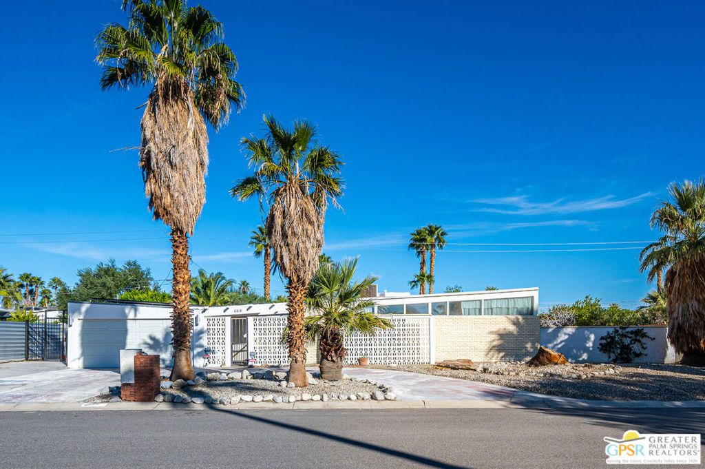 Photo of 488 E Laurel Circle, Palm Springs, CA 92262 (MLS # 26638795PS)