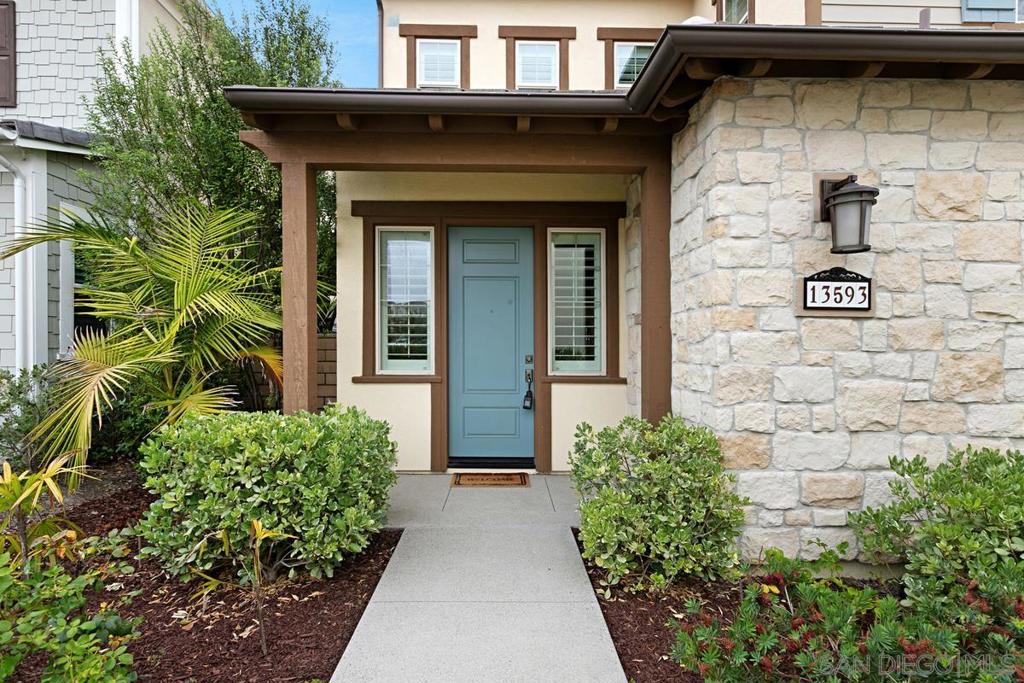 13593 Dondero Place