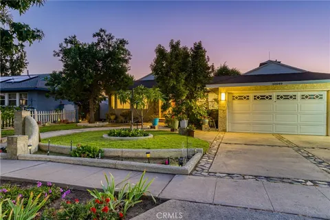 10049 Langdon Ave, San Fernando, CA 91345 - MLS#: SR25232342