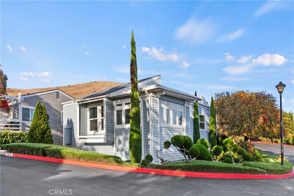 2892 Los Feliz Court 37