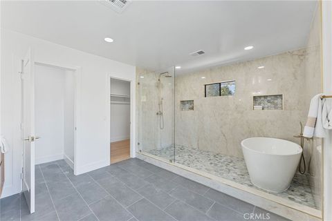 Tiny photo for 543 E Mariposa Dr, Redlands, CA 92373 (MLS # OC26049499)