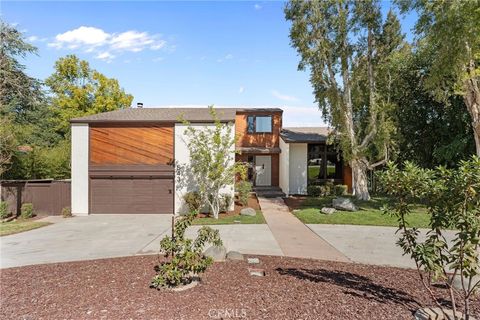 Tiny photo for 543 E Mariposa Dr, Redlands, CA 92373 (MLS # OC26049499)