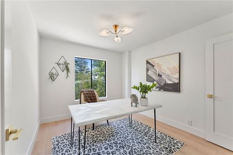 Tiny photo for 543 E Mariposa Dr, Redlands, CA 92373 (MLS # OC26049499)