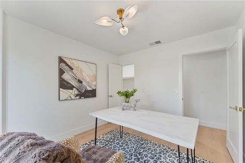 Tiny photo for 543 E Mariposa Dr, Redlands, CA 92373 (MLS # OC26049499)