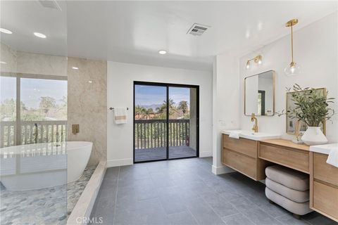 Tiny photo for 543 E Mariposa Dr, Redlands, CA 92373 (MLS # OC26049499)