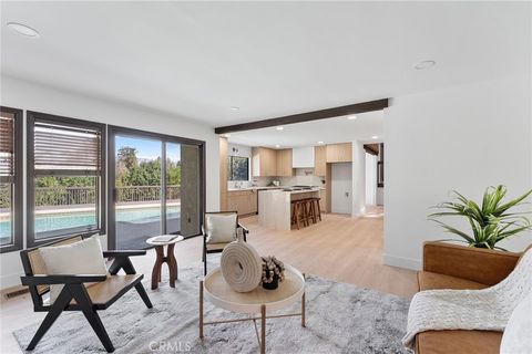 Tiny photo for 543 E Mariposa Dr, Redlands, CA 92373 (MLS # OC26049499)