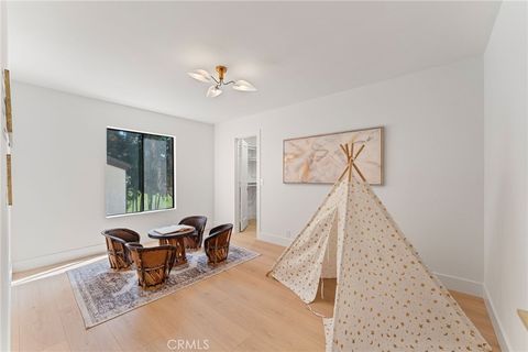 Tiny photo for 543 E Mariposa Dr, Redlands, CA 92373 (MLS # OC26049499)