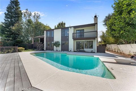 Tiny photo for 543 E Mariposa Dr, Redlands, CA 92373 (MLS # OC26049499)