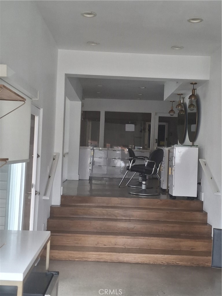 1590 South Coast Hwy 101, 102