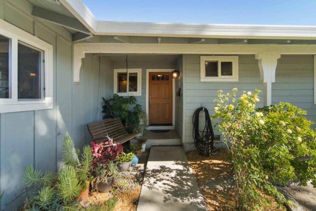 623 Seneca Court