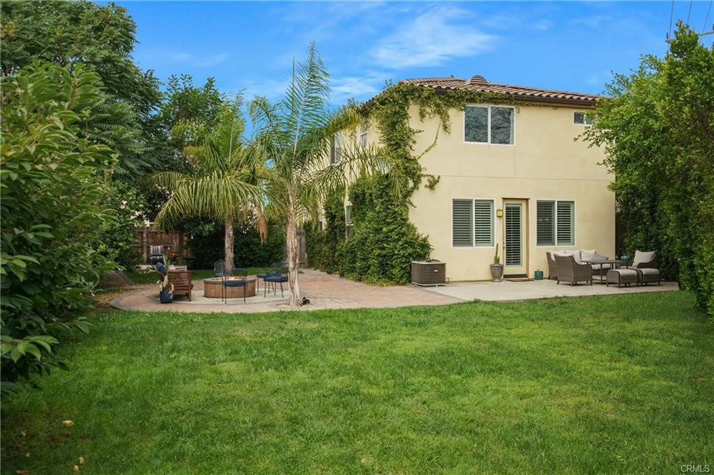 Welcome to North Hollywood living at its finest. Tucked behind the gates of an intimate enclave of only 12 residences, this private retreat offers a rare sense of exclusivity and tranquility.
Step inside to an expansive open layout highlighted by high ceilings and a contemporary chef’s kitchen appointed with stainless steel appliances and Quartz countertops. French doors seamlessly connect the indoors to the outdoors, where a generous backyard invites endless possibilities, whether it’s adding a pool and spa, a built-in barbecue, or gathering around your custom firepit under the Hollywood night sky.
Perfectly positioned at the end of a quiet cul-de-sac, this home boasts the largest lot in the community, creating the ideal setting for entertaining with ease and comfort. The main level showcases wide-plank hardwood-style flooring throughout, with a spacious living room that flows effortlessly into the kitchen and dining areas. Upstairs, the primary suite offers a serene escape, complete with a large walk-in closet and spa-like bath with dual vanities. Three additional bedrooms, a full bathroom, and a dedicated laundry room complete the second floor.
Set in a central location, you’re just minutes from the NoHo Arts District, the vibrant NoHo West Shopping Mall, Universal Studios, Hollywood, and Beverly Hills. Convenient freeway access and proximity to the Metro Red Line ensure that the entire city is within reach.
This North Hollywood residence combines modern design, privacy, and location, making it the perfect place to call home.