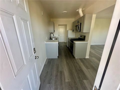 Photo of 6324 Franklin Avenue, Los Angeles, CA 90028 (MLS # SR26047019)