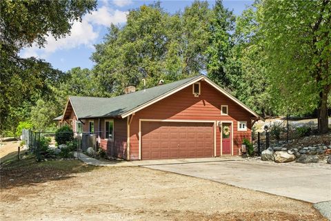 Photo of 39804 Pine Bench Rd, Yucaipa, CA 92399 (MLS # IG26070989)