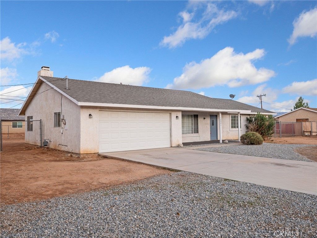 Photo of 16641 Montauk Road, Apple Valley, CA 92307 (MLS # HD25264685)