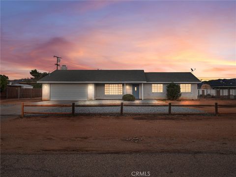 Photo of 16641 Montauk Road, Apple Valley, CA 92307 (MLS # HD25264685)