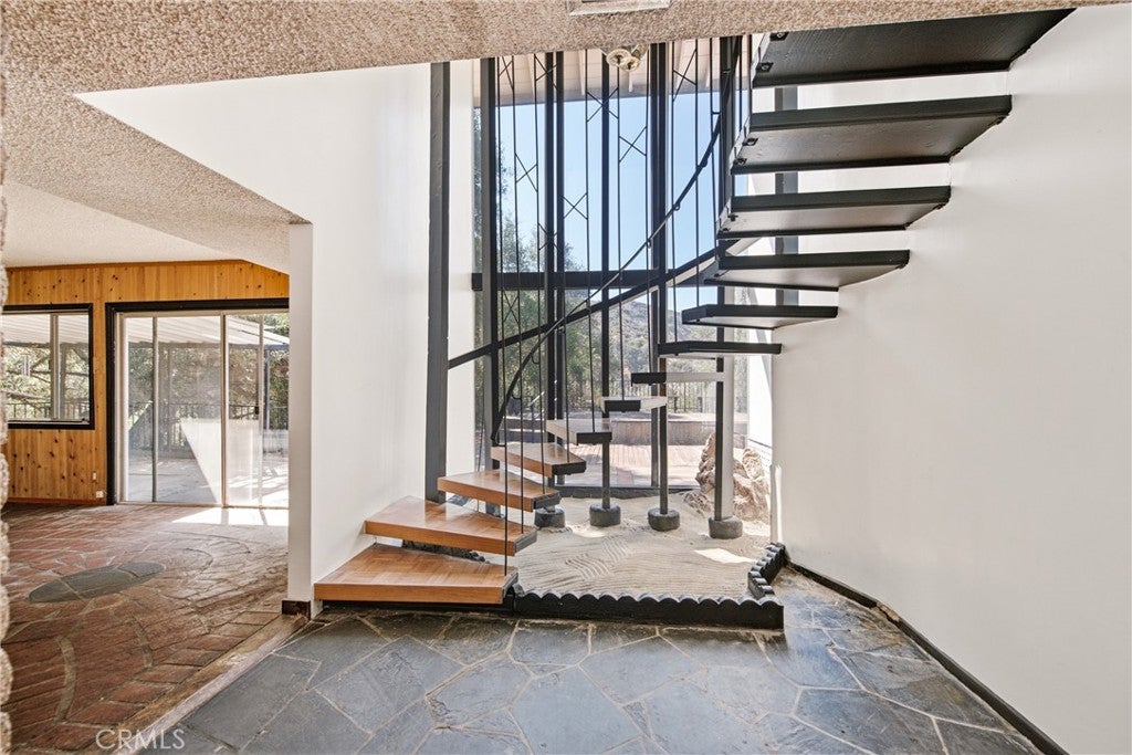 2125 Eastedge