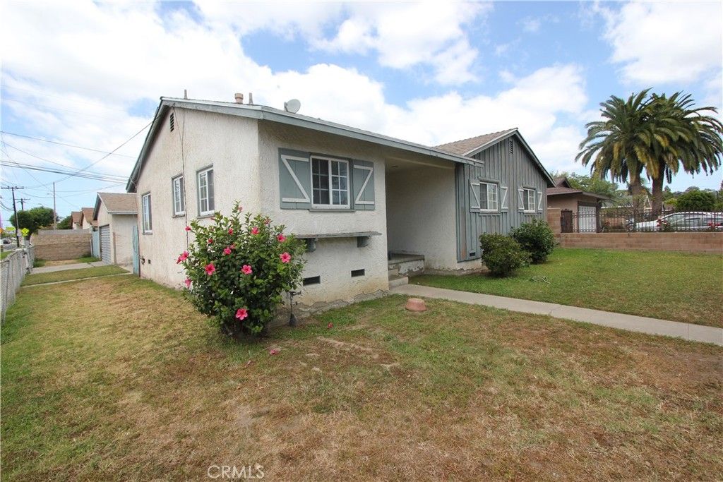Photo of 538 Wood St, Santa Ana, CA 92703 (MLS # DW26080650)